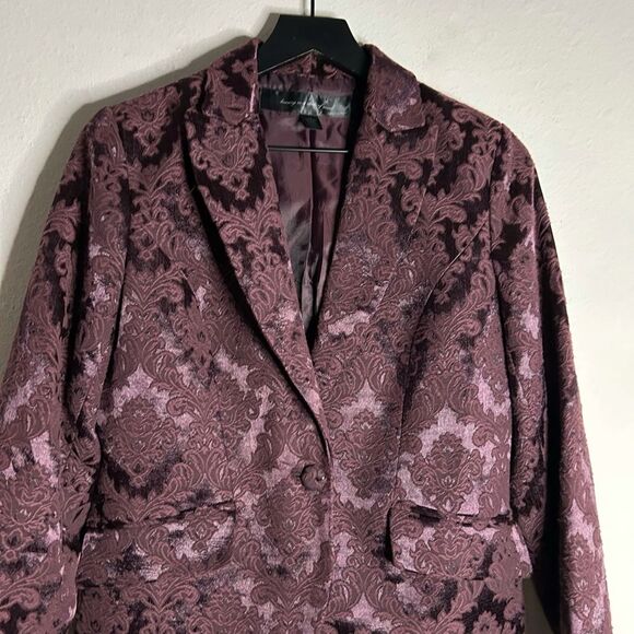 Apostrophe Metropolitan Luxe II Plum Brocade Blazer - Picture 6 of 11